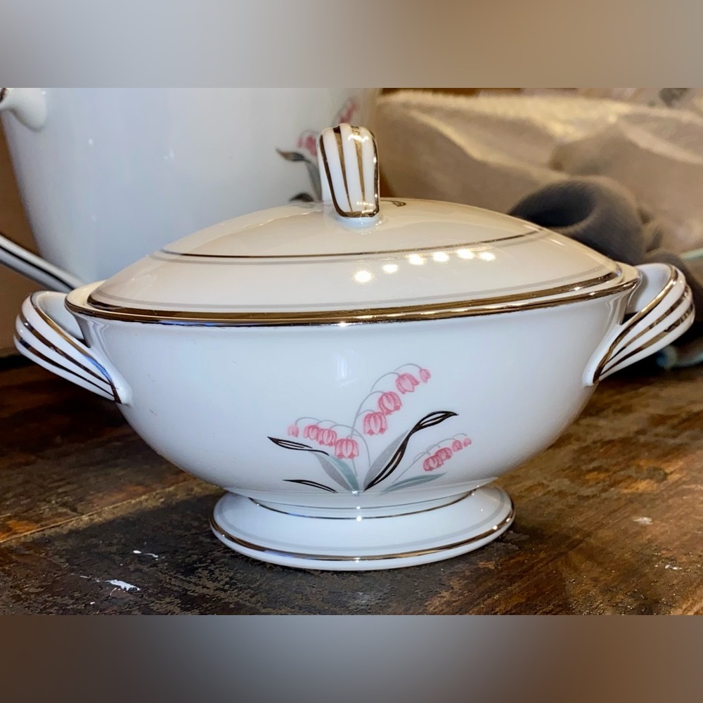 NEW NORITAKE LILY OF THE VALLEY 5421 CREST PLATINUM CHINA SUGAR BOWL WITH LID